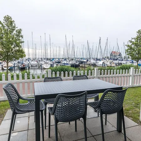 Apartamento Restyled On The Markermeer